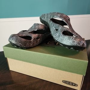 Men's Keen clogs